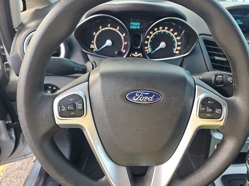 Used 2017 Ford Fiesta SE image 8