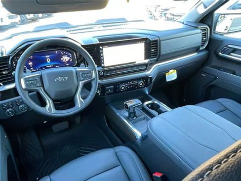 Used 2025 Chevrolet Silverado 1500 LT Trail Boss w/ Convenience Package II image 16