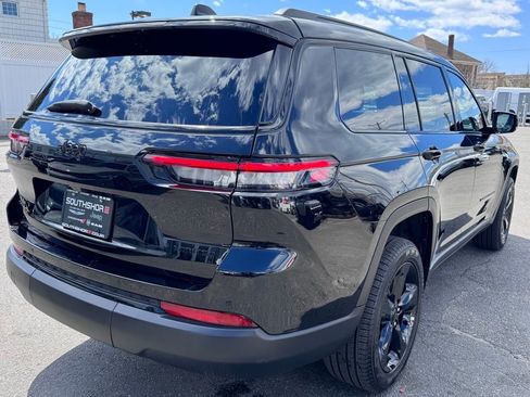 Used 2025 Jeep Grand Cherokee L Limited w/ Black Appearance Package image 7