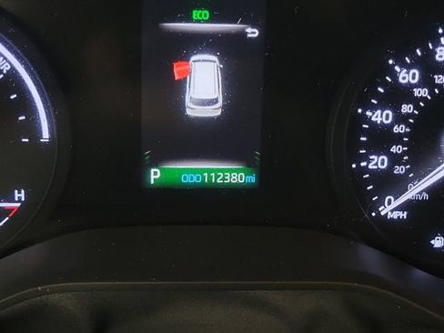 Used 2021 Toyota Sienna XLE FWD image 2