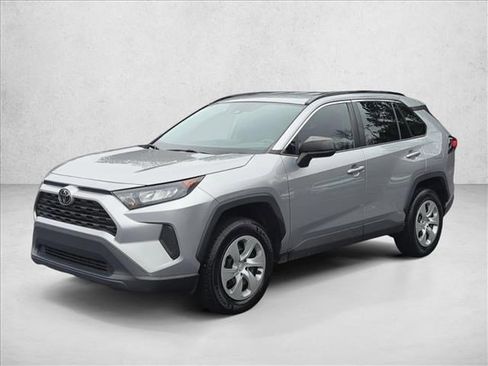 Used 2021 Toyota RAV4 LE image 1