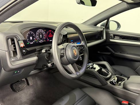 New 2026 Porsche Cayenne Coupe image 4