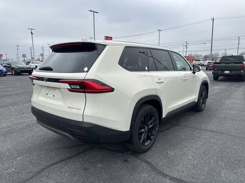 Used 2024 Toyota Grand Highlander Platinum image 5