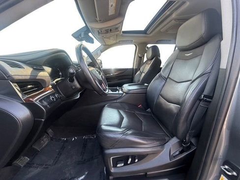 Used 2020 Cadillac Escalade Luxury w/ Escalade Sport Edition image 12