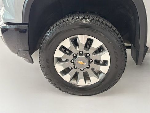 Used 2025 Chevrolet Silverado 2500 Custom w/ Custom Convenience Package AWD/4WD image 24