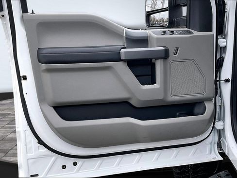 Used 2019 Ford F250 XLT w/ XLT Premium Package image 16