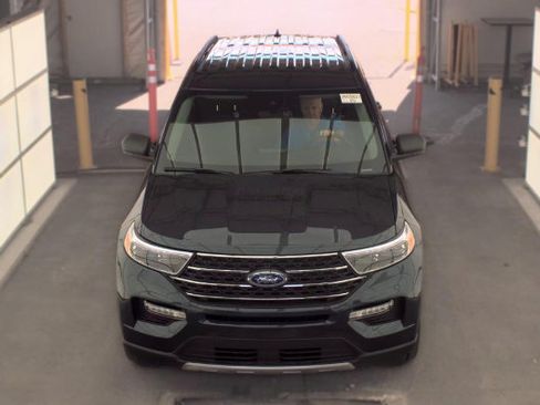 Used 2024 Ford Explorer XLT w/ Equipment Group 202A AWD/4WD image 7