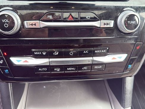 Certified 2022 Ford Explorer Limited image 28