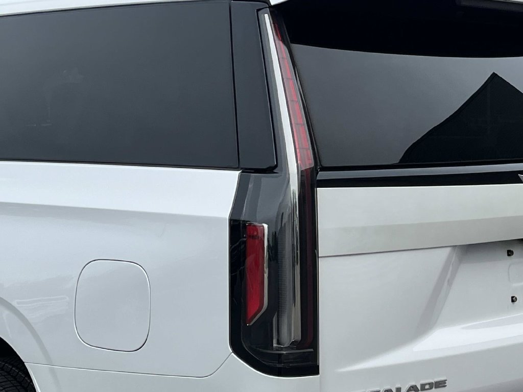 Used 2023 Cadillac Escalade ESV Sport Platinum AWD/4WD image 10