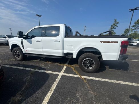Used 2024 Ford F250 Lariat w/ Tremor Off-Road Package AWD/4WD image 8