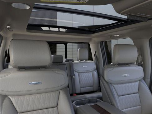 New 2026 Ford F250 Platinum w/ Platinum Plus Package AWD/4WD image 22