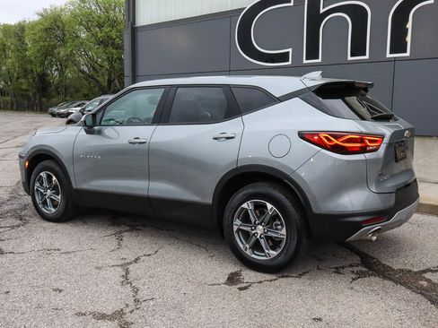 Used 2025 Chevrolet Blazer LT FWD image 6