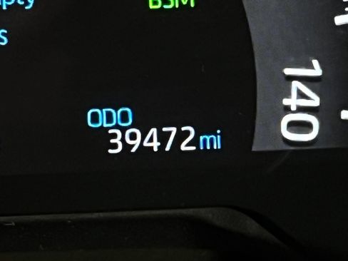 Certified 2025 Toyota RAV4 XLE FWD image 17