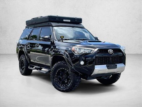Used 2018 Toyota 4Runner TRD Off-Road Premium AWD/4WD image 11