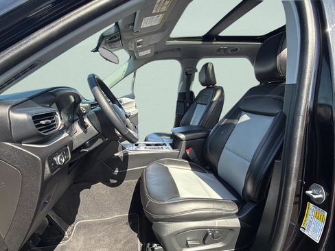 Certified 2024 Ford Explorer XLT w/ Equipment Group 202A AWD/4WD image 29