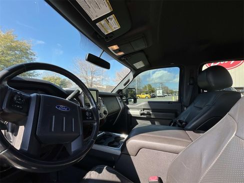 Used 2013 Ford F250 Lariat w/ Chrome Pkg image 10