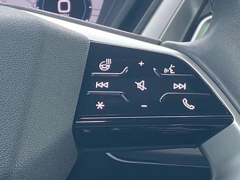 Used 2024 Audi Q4 e-tron Premium Plus w/ Premium Plus image 5