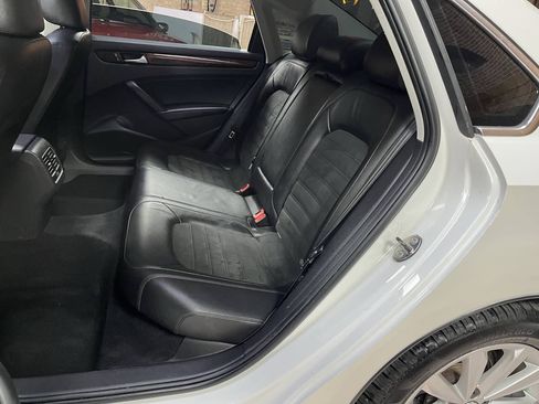 Used 2013 Volkswagen Passat 2.5 SEL Premium FWD image 22