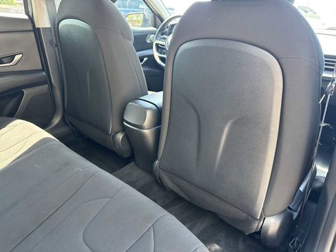 Used 2023 Hyundai Elantra SEL FWD image 16