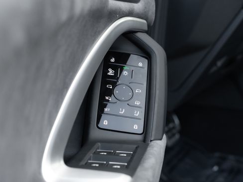 New 2025 Audi SQ5 Prestige image 22