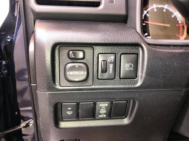 Used 2020 Toyota 4Runner Limited AWD/4WD image 22