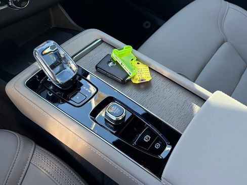 New 2026 Volvo XC90 B6 Plus w/ Protection Package Premier image 14