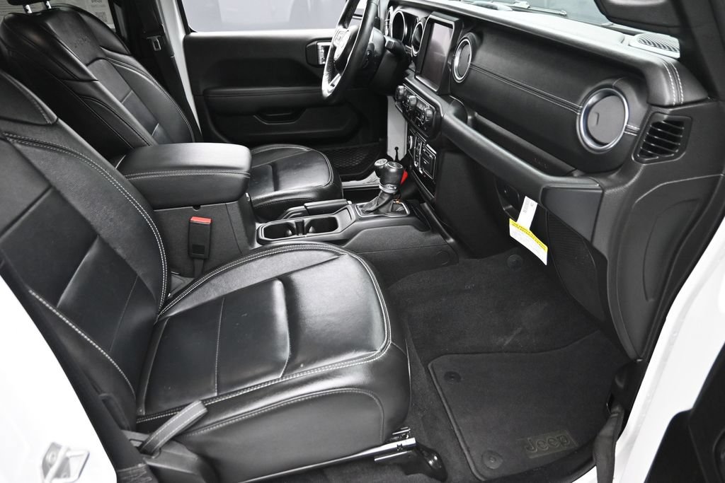 Used 2023 Jeep Wrangler Unlimited Sahara w/ Cold Weather Group AWD/4WD image 9