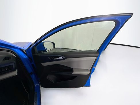 Used 2023 Volkswagen Taos SE w/ Panoramic Sunroof Package AWD/4WD image 31