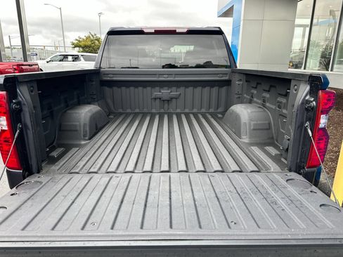 Used 2023 Chevrolet Silverado 1500 LT AWD/4WD image 14