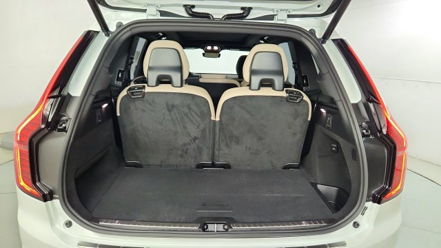 New 2026 Volvo XC90 T8 Plus w/ Protection Package Premier AWD/4WD image 42