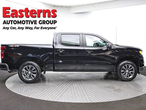 Used 2024 Chevrolet Silverado 1500 LT AWD/4WD image 3