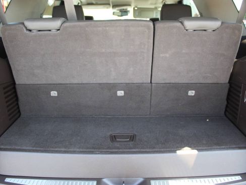 Used 2016 GMC Yukon Denali RWD image 16