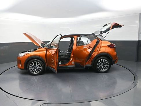 Used 2022 Nissan Kicks SV FWD image 32
