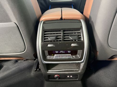 Used 2025 BMW X7 xDrive40i w/ Premium Package AWD/4WD image 32