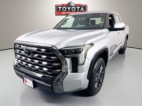 Used 2023 Toyota Tundra Platinum image 3