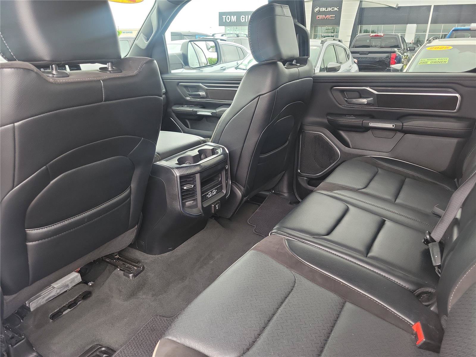 Used 2024 RAM 1500 Laramie AWD/4WD image 13