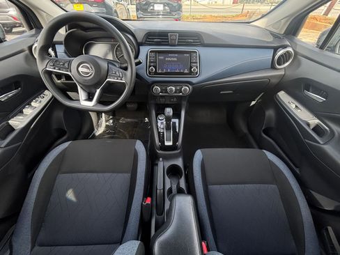 Used 2025 Nissan Versa SV FWD image 33