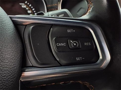 Used 2022 Jeep Wrangler Unlimited Sahara image 21