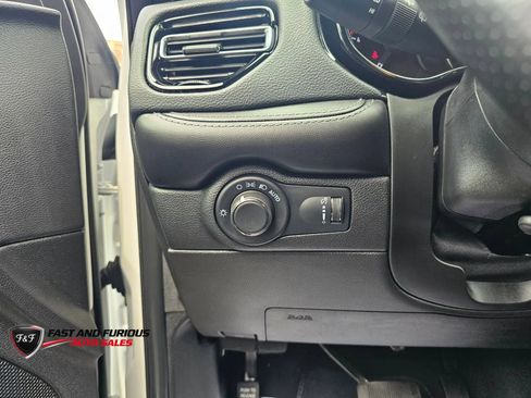 Used 2023 Dodge Durango SXT RWD image 31