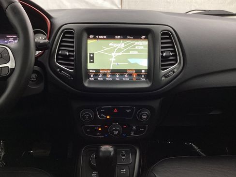 Used 2017 Jeep Compass Trailhawk w/ Leather Interior Group AWD/4WD image 30