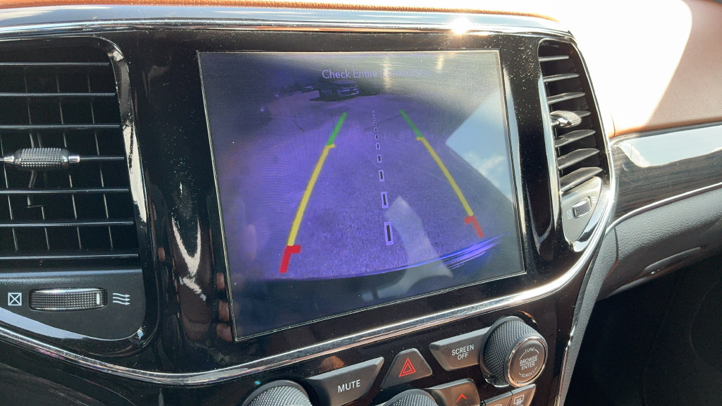 Used 2020 Jeep Grand Cherokee Overland RWD image 12