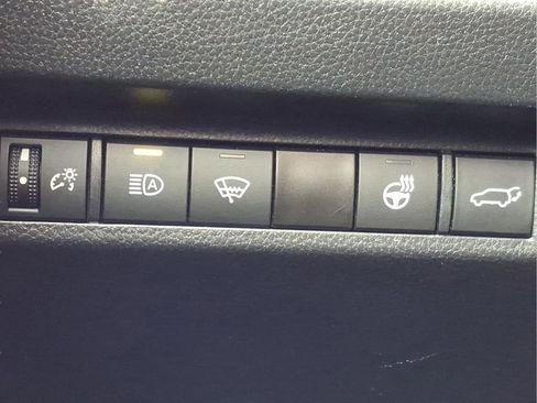 Used 2022 Toyota RAV4 XLE w/ Convenience Package image 28