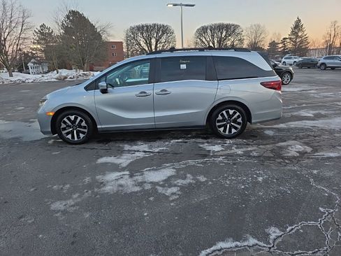 Used 2025 Honda Odyssey EX-L image 4
