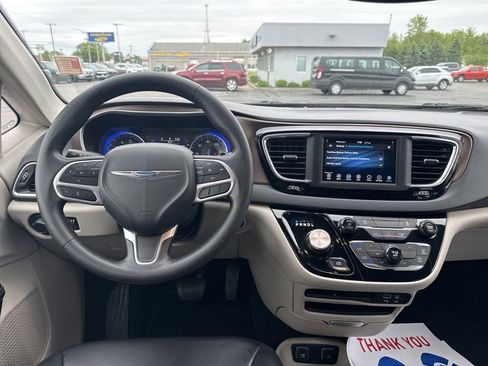 Used 2020 Chrysler Voyager Lxi FWD image 9
