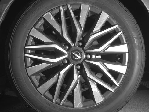 Used 2025 Nissan Altima 2.5 SV image 14