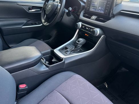 Used 2019 Toyota RAV4 XLE w/ Carpet Mat Package AWD/4WD image 33