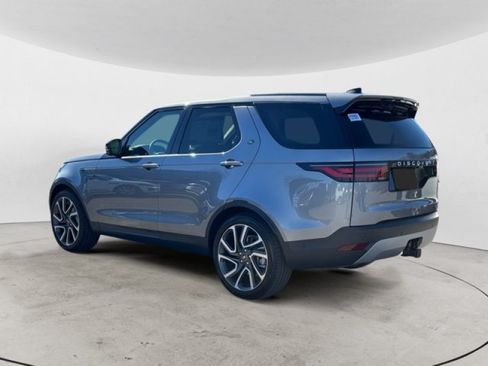Certified 2025 Land Rover Discovery S AWD/4WD image 6