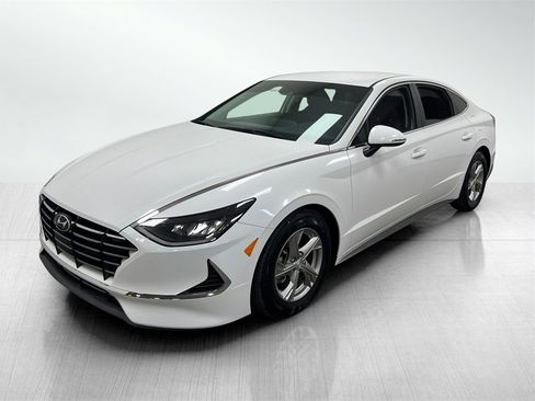 Used 2023 Hyundai Sonata SE image 2