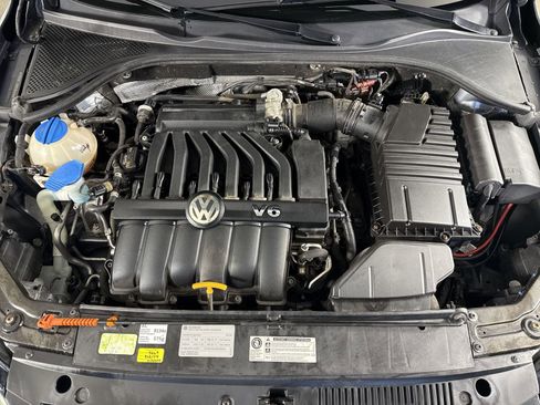 Used 2013 Volkswagen Passat 3.6 SE image 25