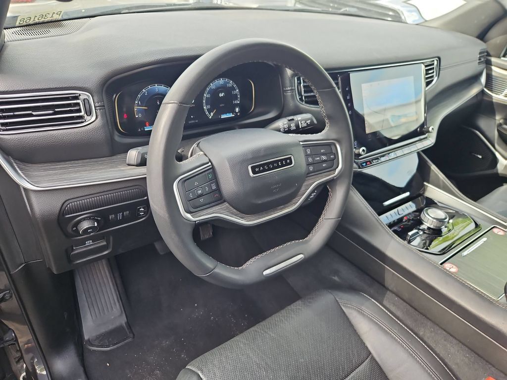 Certified 2024 Jeep Wagoneer Series II w/ Flexible Seating Group AWD/4WD image 13